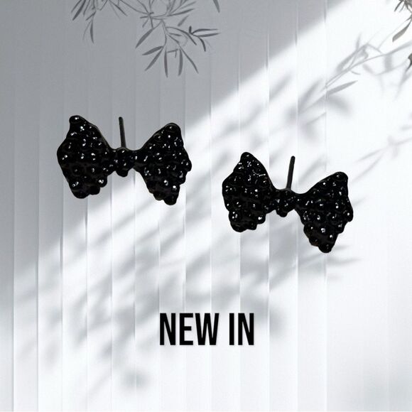 New Exclusively Fancy Vintage Alloy Metal Black Butterfly Bow Stud Earrings - Picture 1 of 7
